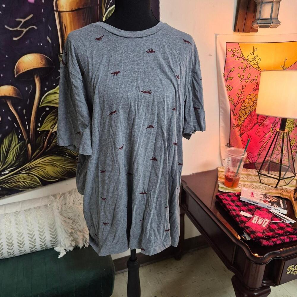 Gray t shirt with small brown